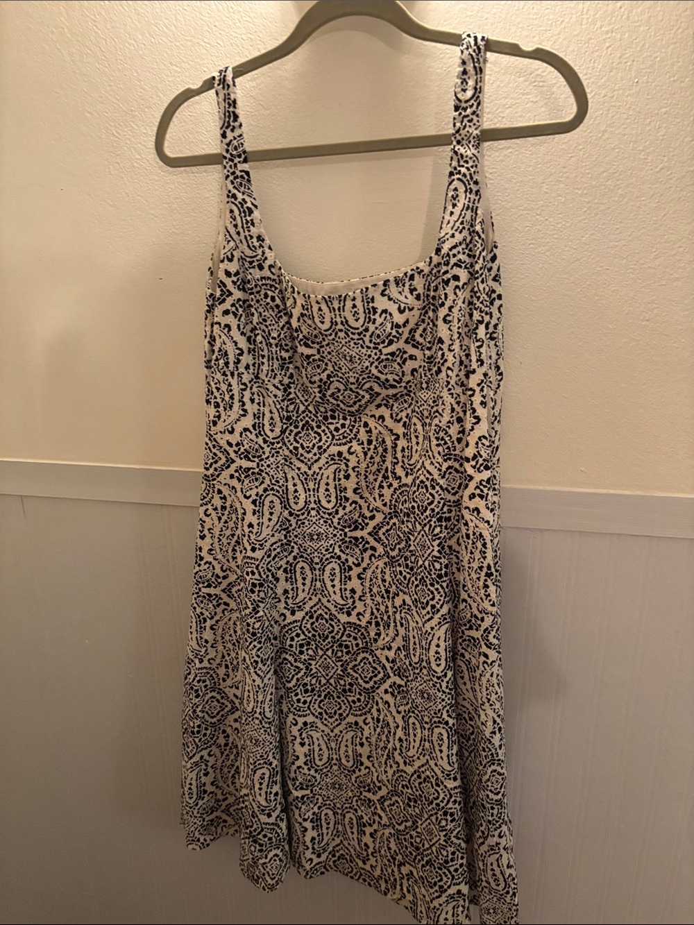 Sleeveless White and Black Paisley Summer Dress